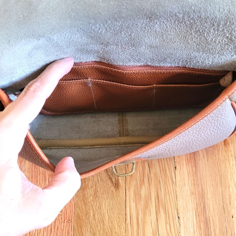Vintage Dooney & Bourke Pebble Leather Over Under Taupe Crossbody Bag - Picture 12 of 16